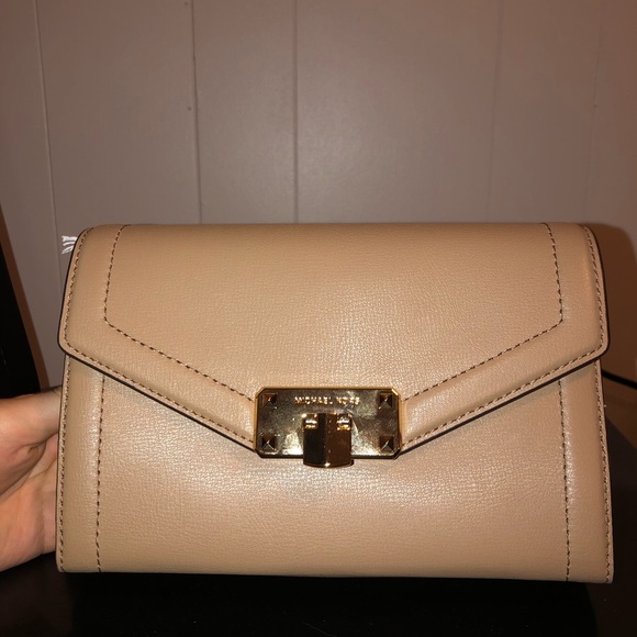 mk kinsley crossbody